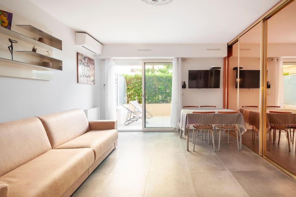 Superbe Studio Avec Terrasse En Front De Mer Μεντόν Εξωτερικό φωτογραφία